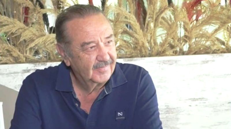 Τάσος Κωστής: Το πρώτο πράγμα που έβαλα στο καινούριο σπίτι στην Κύπρο ήταν η φωτογραφία της γυναίκας μου