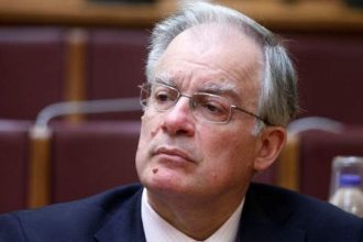 Θετικός στον κορονοϊό ο πρόεδρος της Βουλής Κωνσταντίνος Τασούλας