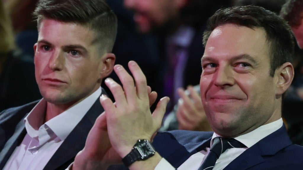 Ο Τάιλερ Μάκμπεθ επέστρεψε στην Ελλάδα για την ορκωμοσία του Στέφανου Κασσελάκη