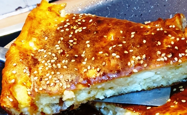 Τεμπελόπιτα με γραβιέρα και φέτα