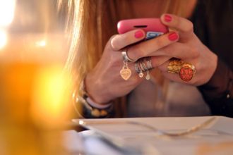 Απαντάτε καθυστερημένα στα μηνύματα; Τρεις φορές που είναι εντάξει