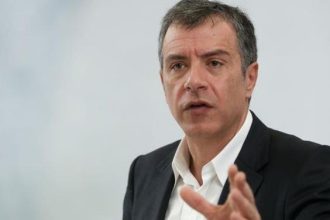 Τι έγραψε ο Σταύρος Θεοδωράκης για τον Ανδρέα Παπανδρέου