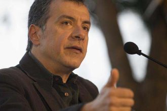 Θεοδωράκης: «Πάνο, κάνεις δίαιτα;» -Καμμένος: «Εχω χάσει 19 κιλά»