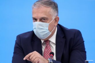 Κορoνοϊός: Σε καραντίνα ο Τάκης Θεοδωρικάκος - Βρέθηκε θετική η κόρη του