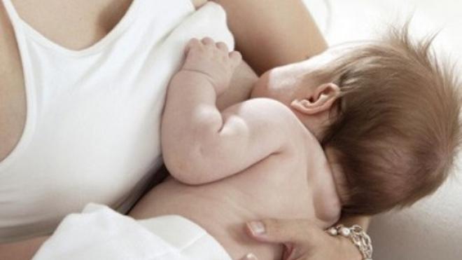 Λίμνη Τριχωνίδα: Φωτογραφήθηκαν να θηλάζουν για να ενισχύσουν το Χαμόγελο του Παιδιού - ΦΩΤΟΓΡΑΦΙΕΣ