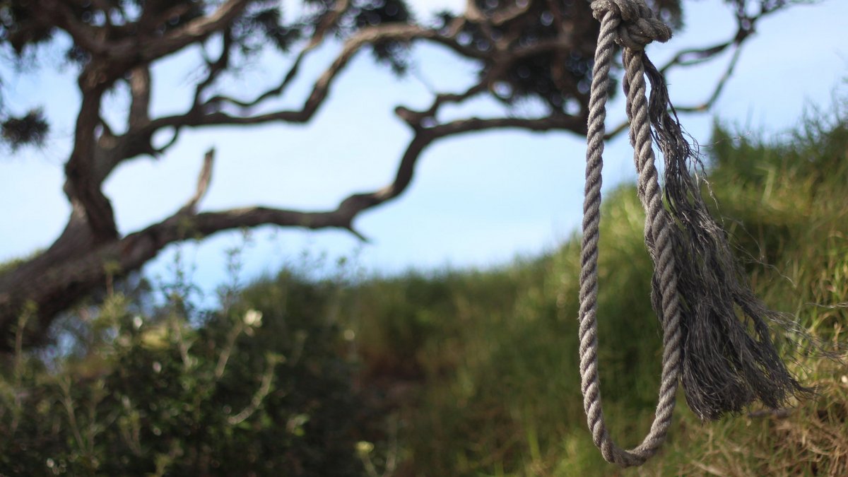 Πάτρα: Άνδρας κρεμάστηκε σε δέντρο στα Κρύα Ιτεών