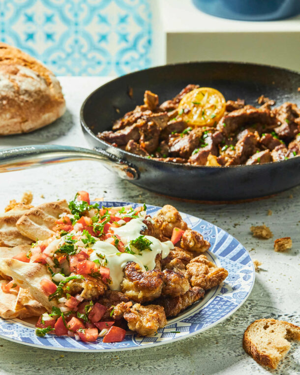 Τηγανιά με αρνάκι μαριναρισμένο στο γιαούρτι