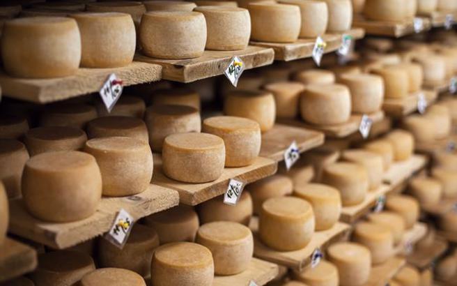 Πως θα παραμείνουν τα τυριά στο ψυγείο φρέσκα