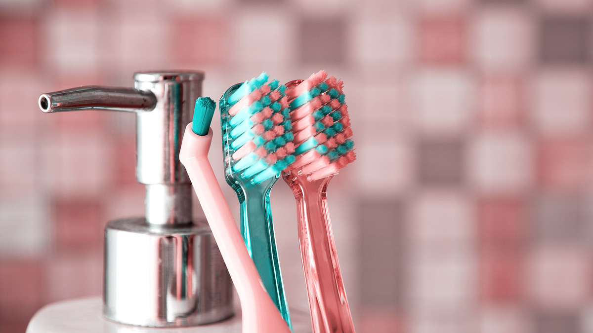 Κάθε πότε πρέπει να καθαρίζεις την οδοντόβουρτσά σου