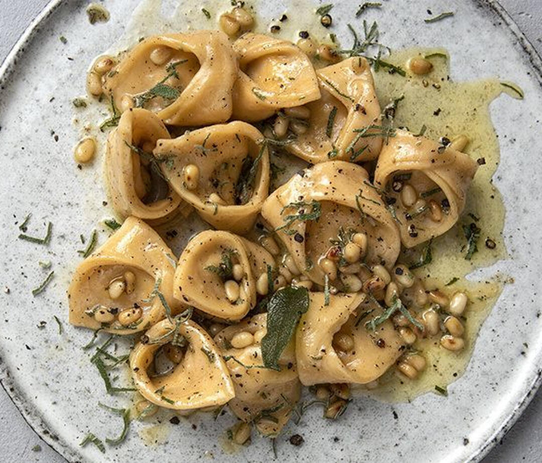 Τορτελίνια με τυριά και σάλτσα βουτύρου