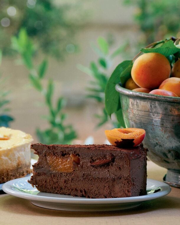 Τούρτα σοκολάτα με ψητά βερίκοκα