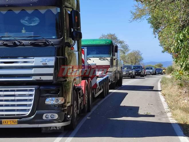 Ακινητοποιημένοι οδηγοί στο δρόμο από Χαλανδρίτσα προς Καλάβρυτα - Σιλό έχει μπλοκάρει την κυκλοφορία (ΦΩΤΟ & ΒΙΝΤΕΟ)