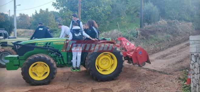 Βούντενη: Συνεχίζεται η ταλαιπωρία των μαθητών που ανεβαίνουν στο τρακτέρ για να πάνε στο σχολείο - ΦΩΤΟ & ΒΙΝΤΕΟ