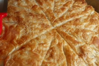 Τραγανή σπανακοπρασόπιτα