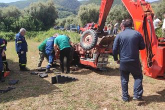 Δυτ. Ελλάδα: Άνδρας καταπλακώθηκε από τρακτέρ και τραυματίστηκε σοβαρά