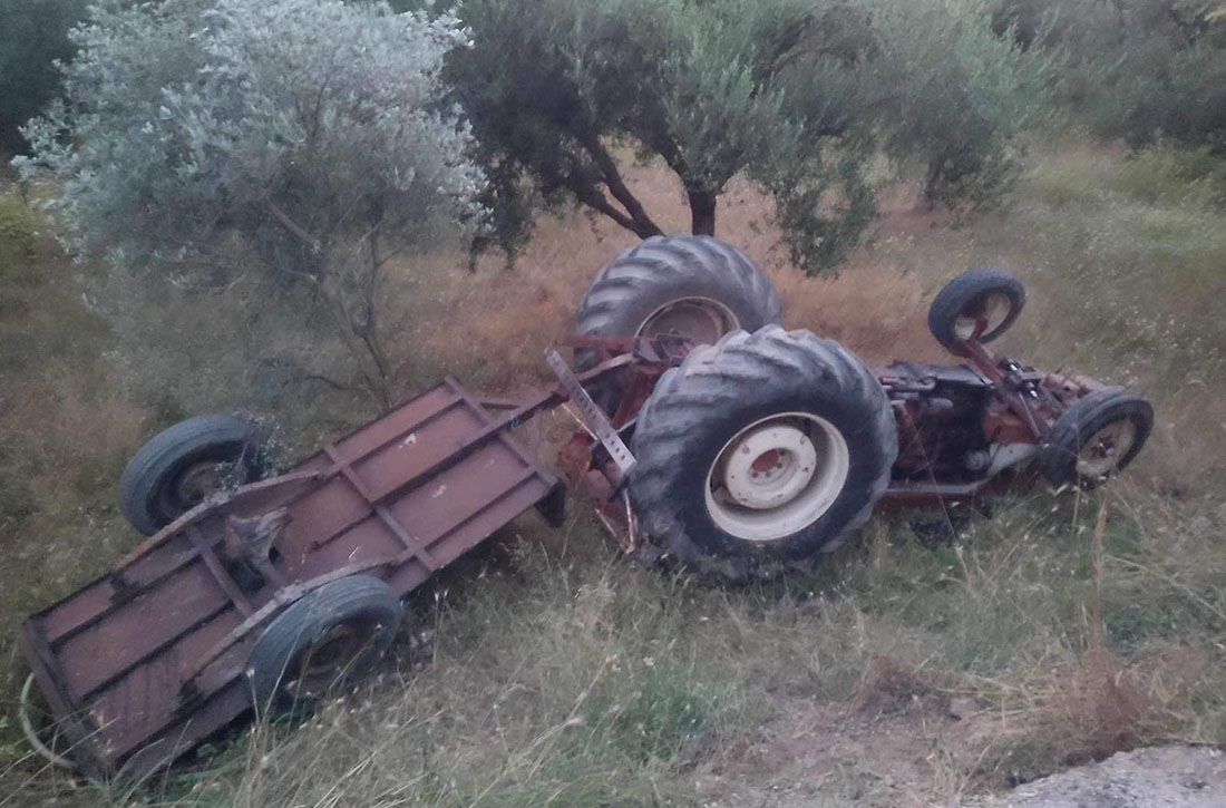 Ανατροπή τρακτέρ στις Παπαδάτες Μακρυνείας-στο νοσοκομείο ο οδηγός