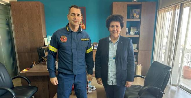 Η Αθηνά Τραχήλη σε Πυροσβεστική και Αστυνομία - ΦΩΤΟ