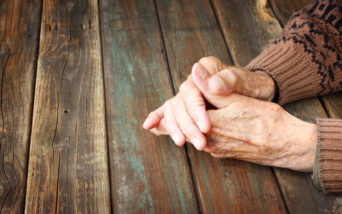 Αιτωλοακαρνανία: Ηλικιωμένοι στα δίχτυα απότακτου αστυνομικού