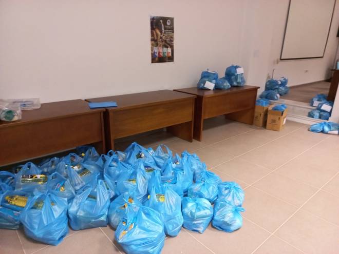 Δήμος Ερυμάνθου: Μοιράστηκαν τρόφιμα σε 110 οικονομικά αδύναμες οικογένειες