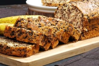 Τρουφάτο κέικ με τις μαυρισμένες μπανάνες