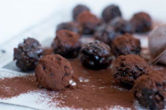 Τρούφες από δαμάσκηνα και φουντούκι!