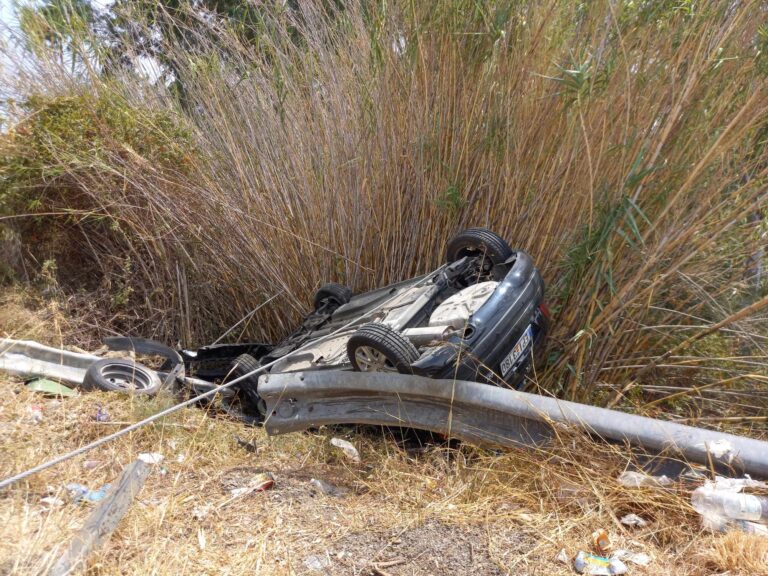 Σφοδρή σύγκρουση αυτοκινήτων στην έξοδο Πύργου - Δύο τραυματίες απεγκλώβησε η Πυροσβεστική