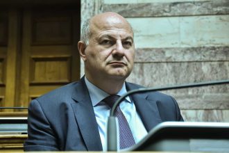 Θετικός στον κορονοϊό ο υπουργός Κώστας Τσιάρας