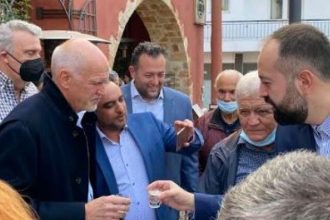 Με τσικουδιές υποδέχθηκαν στην Κρήτη τον Παπανδρέου