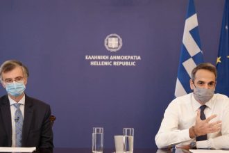 Μητσοτάκης με Τσιόδρα για τον εμβολιασμό κατά της εποχικής γρίπης: Ας ακούσουμε λοιπόν τους γιατρούς κι ας θωρακιστούμε