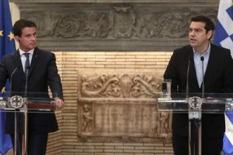 Η ατάκα του Τσίπρα στον Βαλς που έφερε σε αμήχανη θέση τον Γάλλο πρωθυπουργό