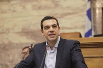 Τούρτα για χρόνια πολλά στον ... Αλέξη Τσίπρα για την Πρωταπριλιά! ΔΕΙΤΕ ΒΙΝΤΕΟ