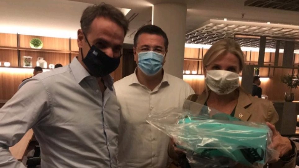 Το «δώρο» του Τζιτζικώστα στη Μαρέβα Μητσοτάκη