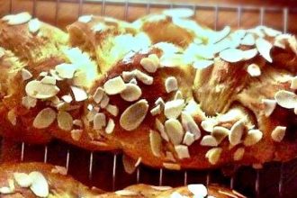 Πασχαλινά Τσουρέκια