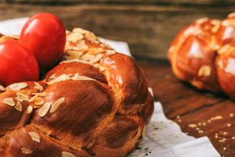 Φτιάξτε το πιο μοσχομυριστό τσουρέκι για το Πάσχα