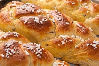 Συνταγή για τα πιο νόστιμα πασχαλινά τσουρέκια!