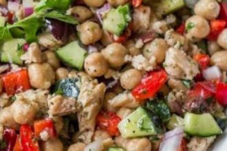 Σαλάτα με ρεβίθια και τόνο