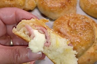 Τυροκούλουρα με ζαμπόν