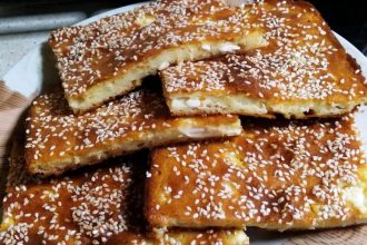 Τυρόπιτα χωρίς φύλλο με φέτα και γιαούρτι