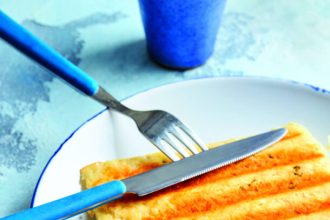 Τυρόπιτα στην τοστιέρα με φέτα και κασέρι