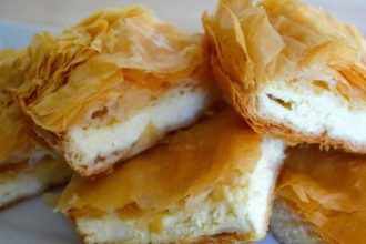 Τυρόπιτα με κασέρι και φέτα στα γρήγορα