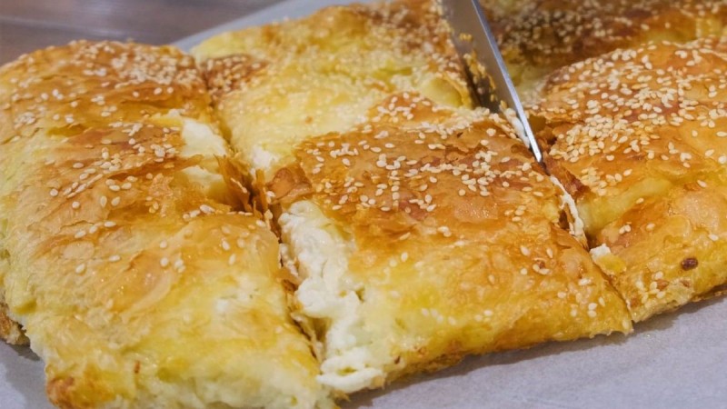 Αφράτη τυρόπιτα σουφλέ