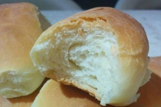 Τυροψωμάκια με ένα υλικό που τα κάνει σαν αφρό