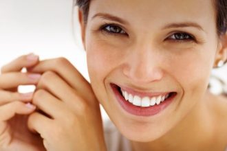Τρεις συμβουλές για πιο λευκά δόντια