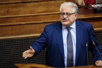Κώστας Τζαβάρας: Δεν θα είναι πάλι υποψήφιος - Προς ποιους αφήνει αιχμές
