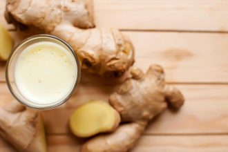 4 πεντανόστιμοι τρόποι να ξεκινήσετε την ημέρα σας με τζίντζερ