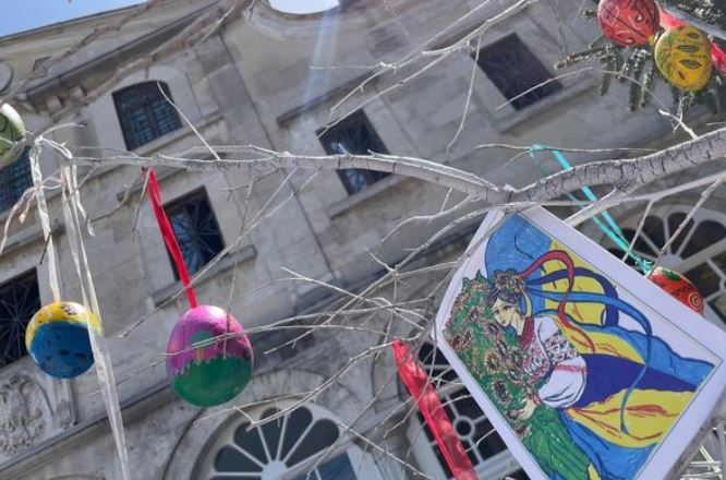 Οικουμενικός Πατριάρχης Βαρθολομαίος: Με ζωγραφιά 16χρονης Ουκρανής η πασχαλινή κάρτα του