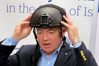 Ο Ουκρανός πρέσβης ζήτησε κράνη από το Ισραήλ με έναν πολύ παραστατικό τρόπο