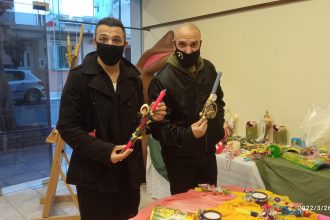 Ακης Δείξιμος και Κώστας Δόξας μοίρασαν χαμόγελα στα παιδιά του Φωτεινού Αστεριού