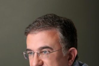 Κοινωνία αξιών με τους άξιους