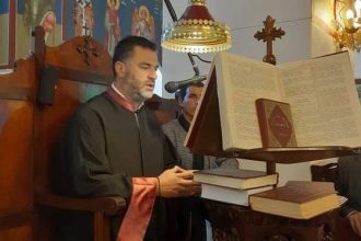 Έψαλε στους Πετσάκους Καλαβρύτων ο περιφερειακός Σύμβουλος Σπύρος Σκιαδαρέσης – ΦΩΤΟ